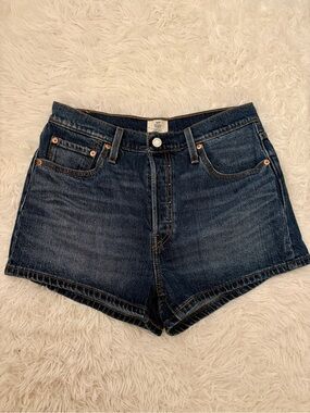 Levi’s Classic 501 Dark Wash Denim Shorts - Women W29